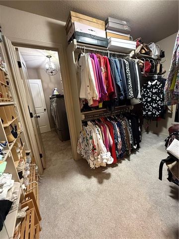 1708 NE Woodland Shores Lane, Lee's Summit, MO 64086