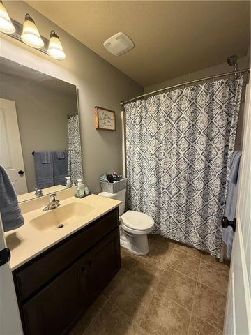 1708 NE Woodland Shores Lane, Lee's Summit, MO 64086