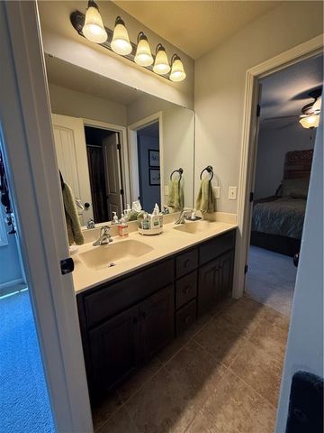 1708 NE Woodland Shores Lane, Lee's Summit, MO 64086