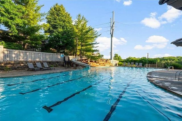1708 NE Woodland Shores Lane, Lee's Summit, MO 64086
