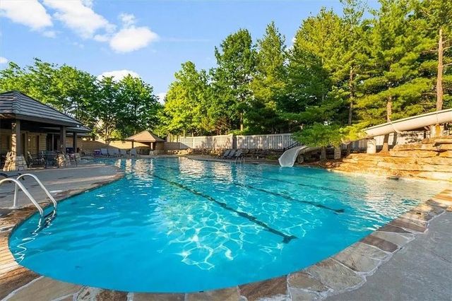 1708 NE Woodland Shores Lane, Lee's Summit, MO 64086