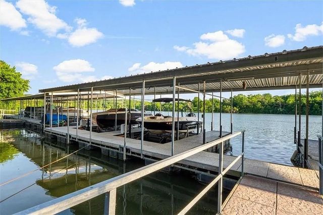 1708 NE Woodland Shores Lane, Lee's Summit, MO 64086