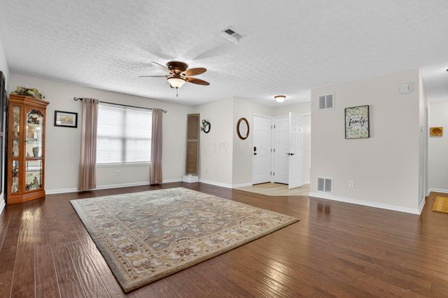 24 Bloomfield Hills Drive, South Bloomfield, OH 43103