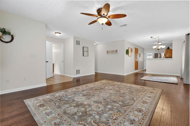 24 Bloomfield Hills Drive, South Bloomfield, OH 43103