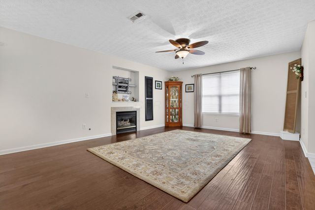 24 Bloomfield Hills Drive, South Bloomfield, OH 43103
