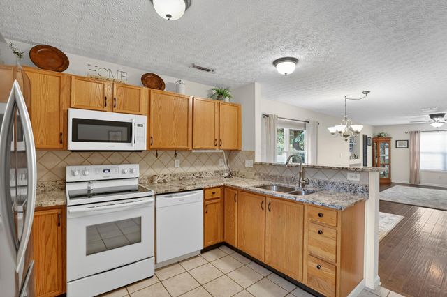 24 Bloomfield Hills Drive, South Bloomfield, OH 43103