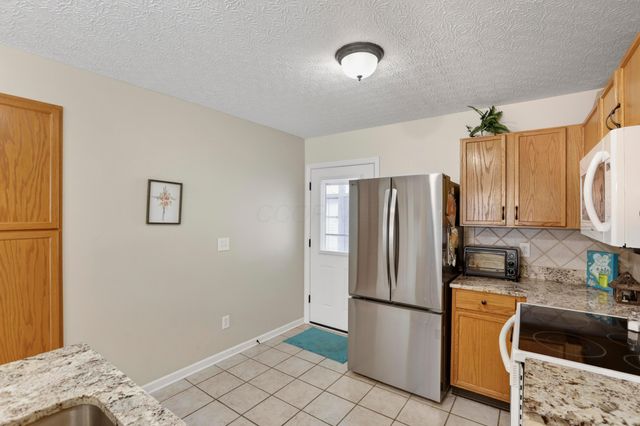 24 Bloomfield Hills Drive, South Bloomfield, OH 43103