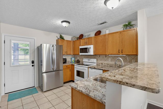 24 Bloomfield Hills Drive, South Bloomfield, OH 43103