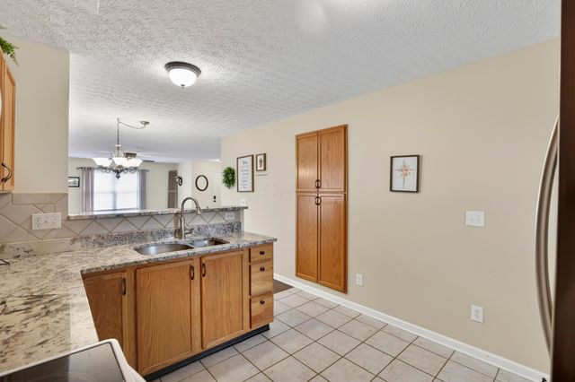 24 Bloomfield Hills Drive, South Bloomfield, OH 43103