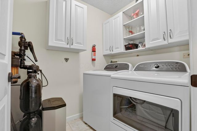 24 Bloomfield Hills Drive, South Bloomfield, OH 43103
