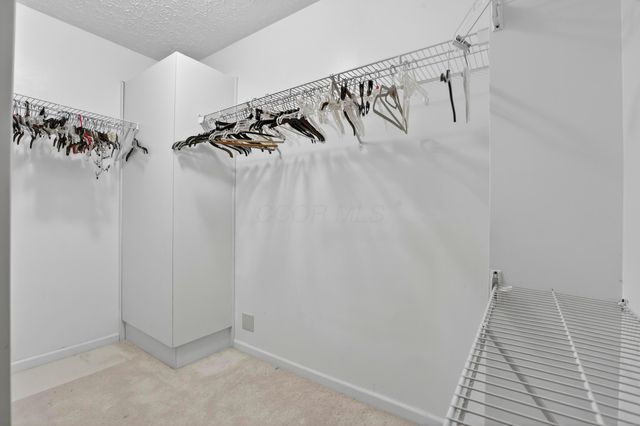 24 Bloomfield Hills Drive, South Bloomfield, OH 43103