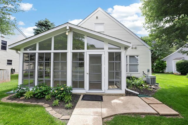 24 Bloomfield Hills Drive, South Bloomfield, OH 43103