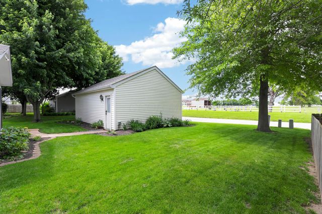 24 Bloomfield Hills Drive, South Bloomfield, OH 43103