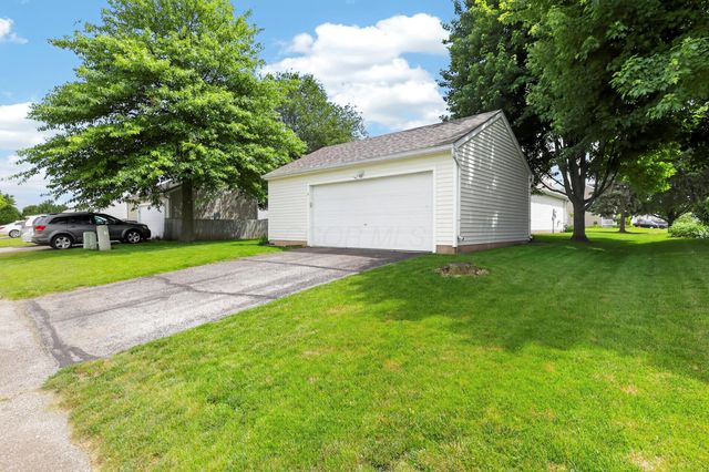 24 Bloomfield Hills Drive, South Bloomfield, OH 43103