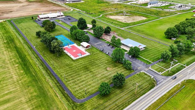 24 Bloomfield Hills Drive, South Bloomfield, OH 43103
