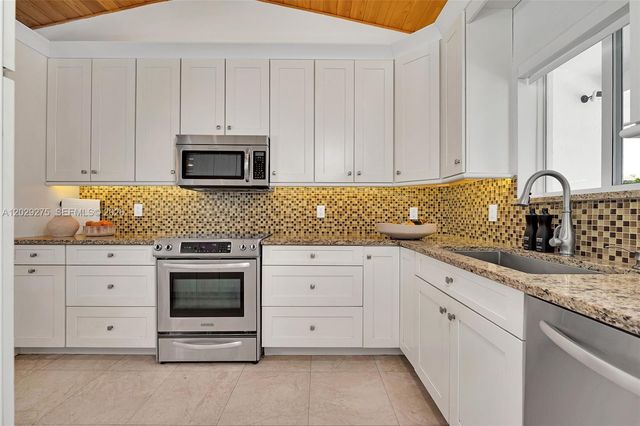 2716 NE 29th Court, Fort Lauderdale, FL 33306