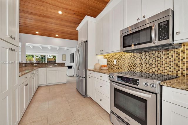 2716 NE 29th Court, Fort Lauderdale, FL 33306