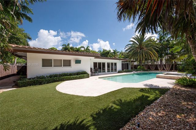 2716 NE 29th Court, Fort Lauderdale, FL 33306