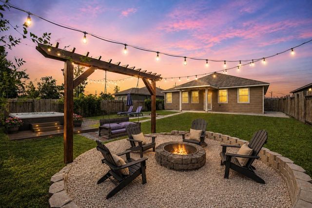 4707 Waukegan Road, Conroe, TX 77306