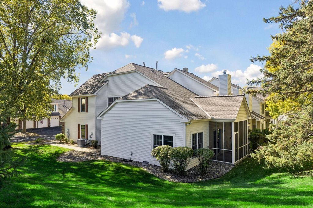 11018 Oregon Curve, Bloomington, MN 55438 — photo 2