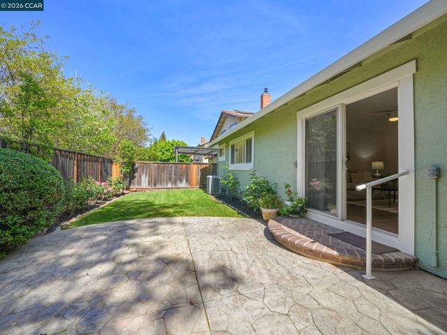 5021 Murchio Dr, Concord, CA 94521