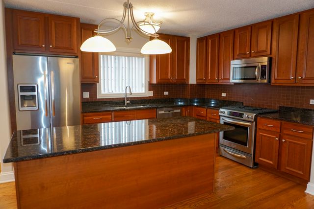 4811 N Olcott Avenue 515, Harwood Heights, IL 60706