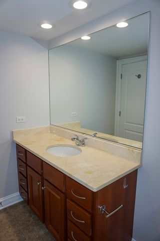 4811 N Olcott Avenue 515, Harwood Heights, IL 60706