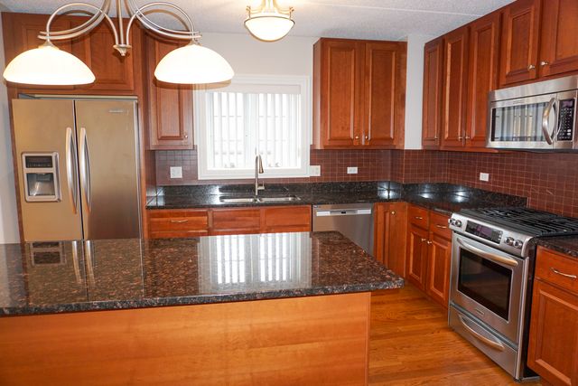 4811 N Olcott Avenue 515, Harwood Heights, IL 60706