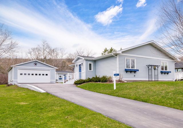209 90th Avenue W, Duluth, MN 55808
