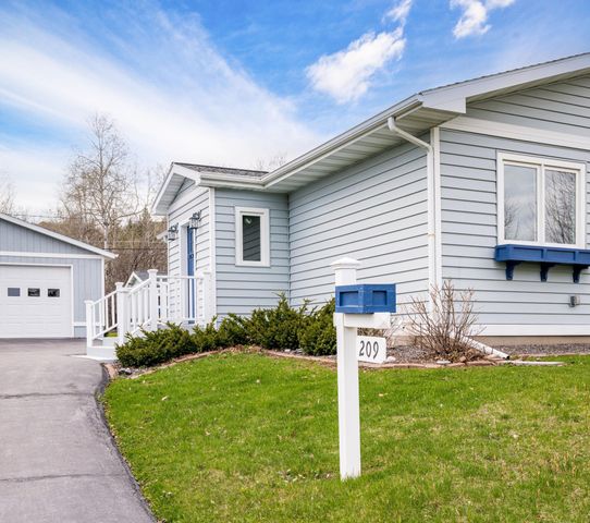 209 90th Avenue W, Duluth, MN 55808