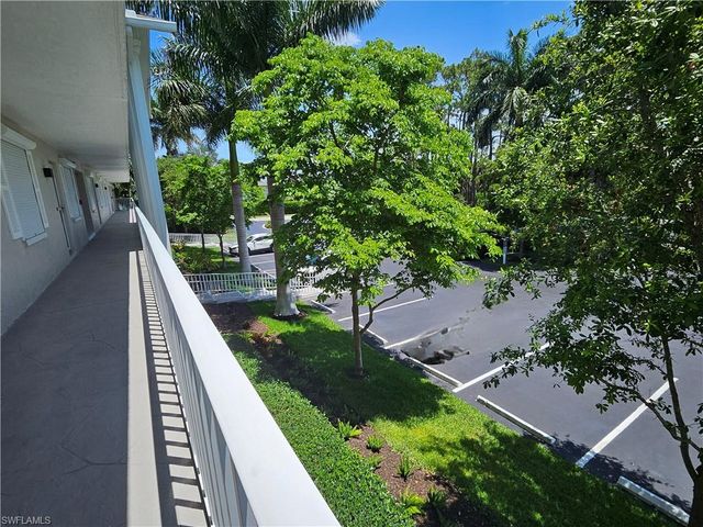 3001 Sandpiper Bay CIR B202, Naples, FL 34112