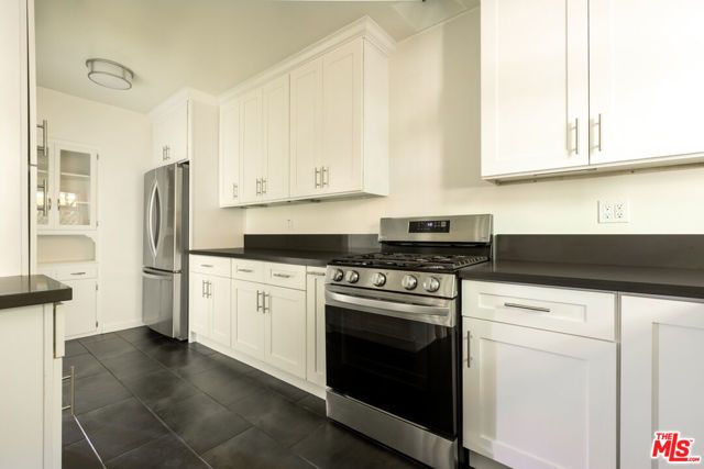 2955 Berkeley Avenue, Los Angeles, CA 90026