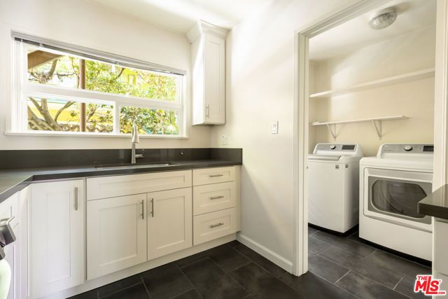 2955 Berkeley Avenue, Los Angeles, CA 90026