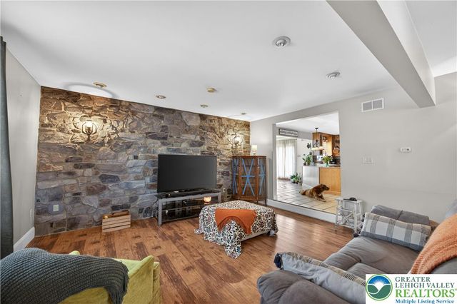44 West 4th Street, Upper Nazareth Twp, PA 18064