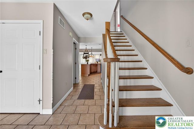 44 West 4th Street, Upper Nazareth Twp, PA 18064