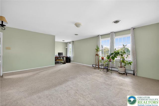 44 West 4th Street, Upper Nazareth Twp, PA 18064