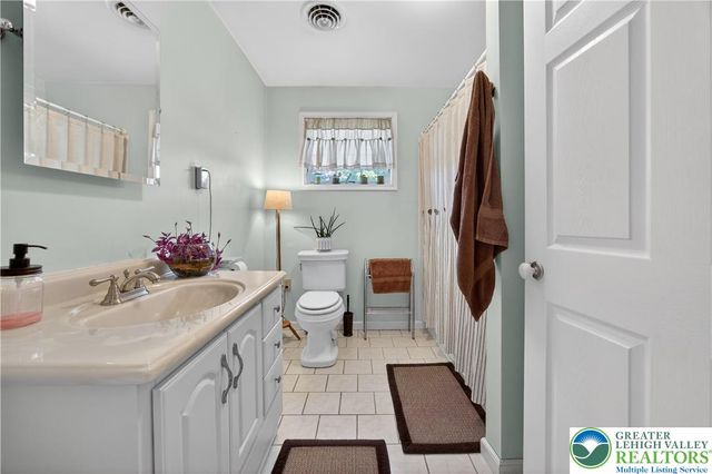 44 West 4th Street, Upper Nazareth Twp, PA 18064