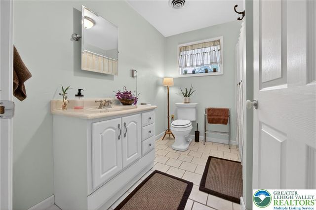 44 West 4th Street, Upper Nazareth Twp, PA 18064