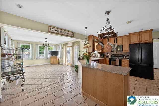 44 West 4th Street, Upper Nazareth Twp, PA 18064