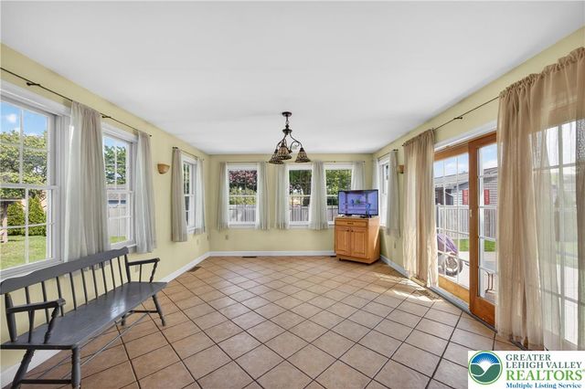 44 West 4th Street, Upper Nazareth Twp, PA 18064