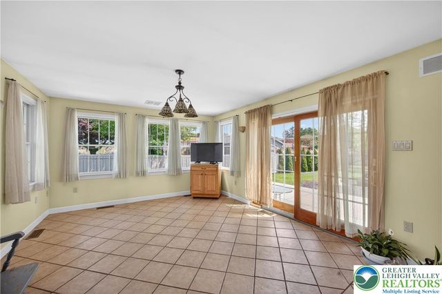 44 West 4th Street, Upper Nazareth Twp, PA 18064