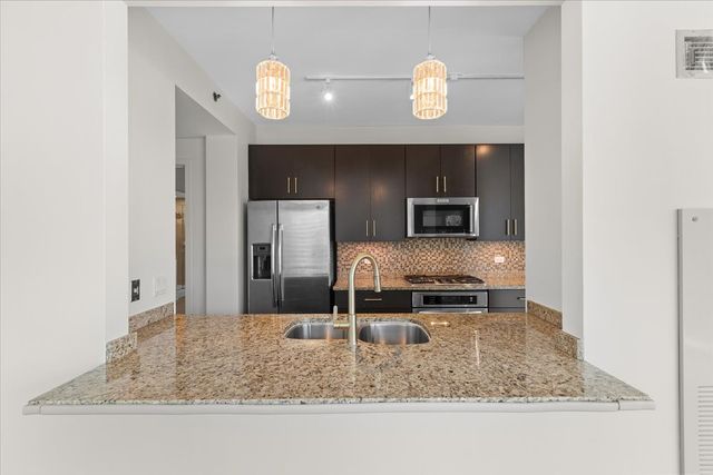505 N MCCLURG Court 2003, Chicago, IL 60611