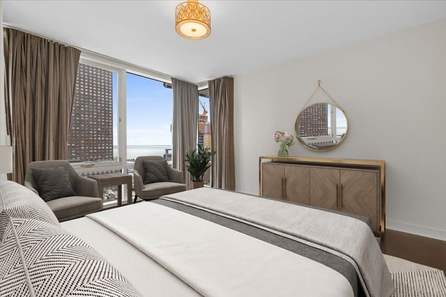 505 N MCCLURG Court 2003, Chicago, IL 60611