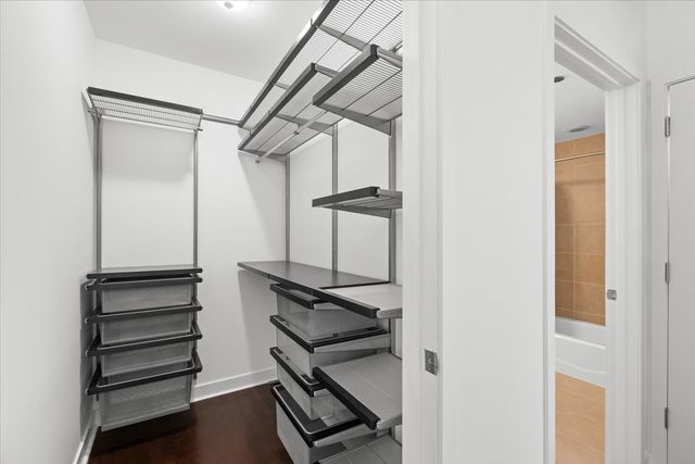 505 N MCCLURG Court 2003, Chicago, IL 60611