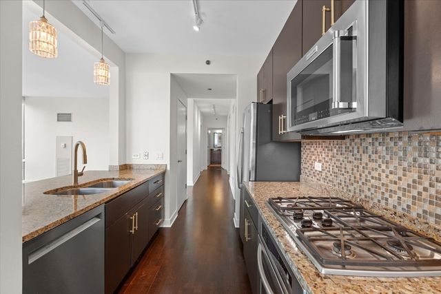 505 N MCCLURG Court 2003, Chicago, IL 60611