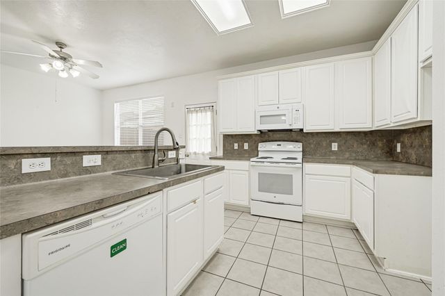 6215 Stoney Creek Drive, Pasadena, TX 77503