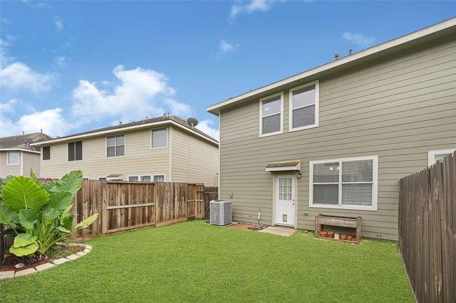 6215 Stoney Creek Drive, Pasadena, TX 77503