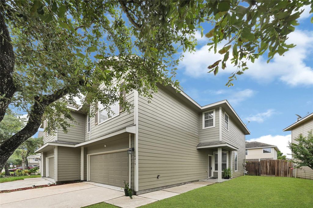 6215 Stoney Creek Drive, Pasadena, TX 77503