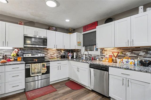 6260 Crestview Lane, Forest Park, GA 30297