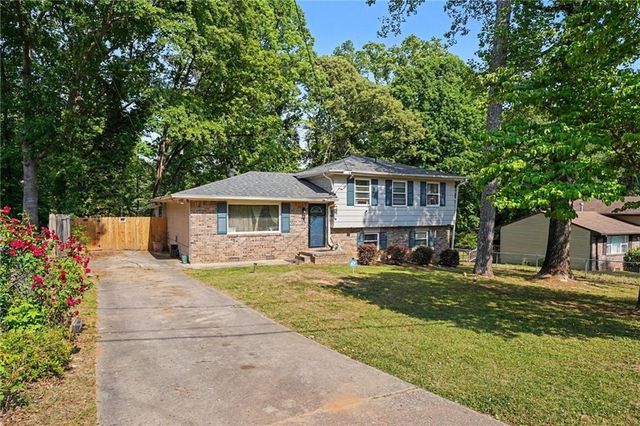 6260 Crestview Lane, Forest Park, GA 30297